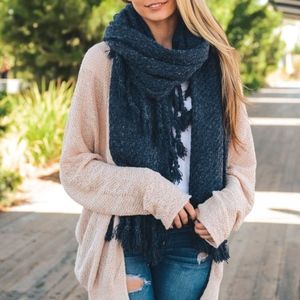 Chunky Oversized Tasseled Blanket Scarf